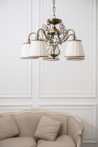 Потолочная люстра Maytoni Vintage ARM420-05-R  фото 3